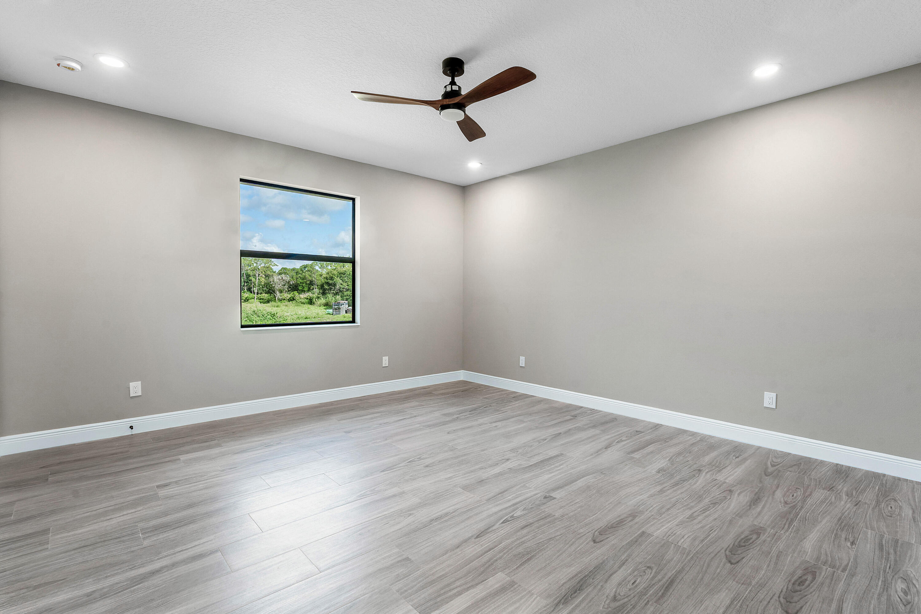 PALM BEACH COUNTRY ESTATES SEC - Residential