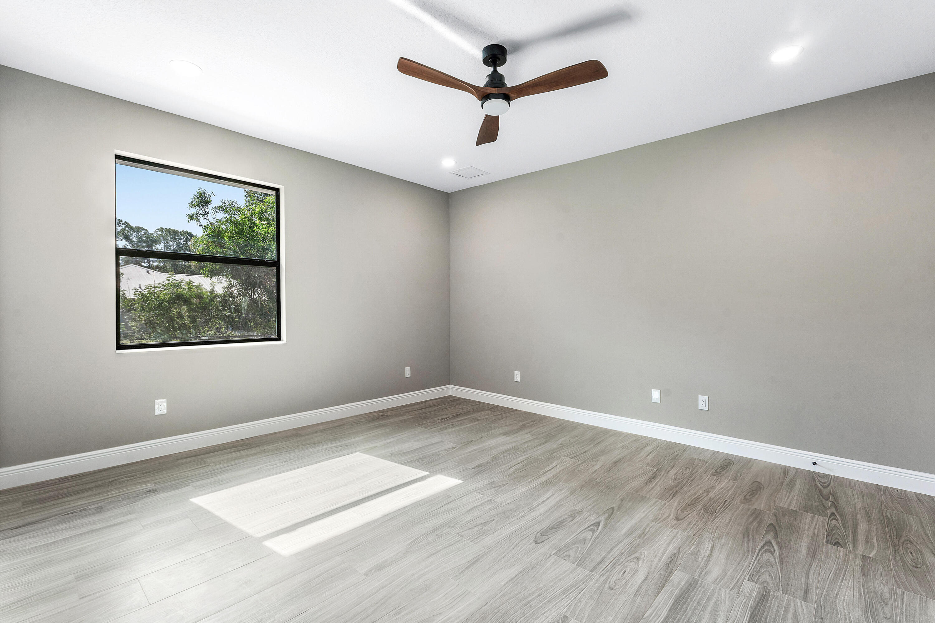 PALM BEACH COUNTRY ESTATES SEC - Residential