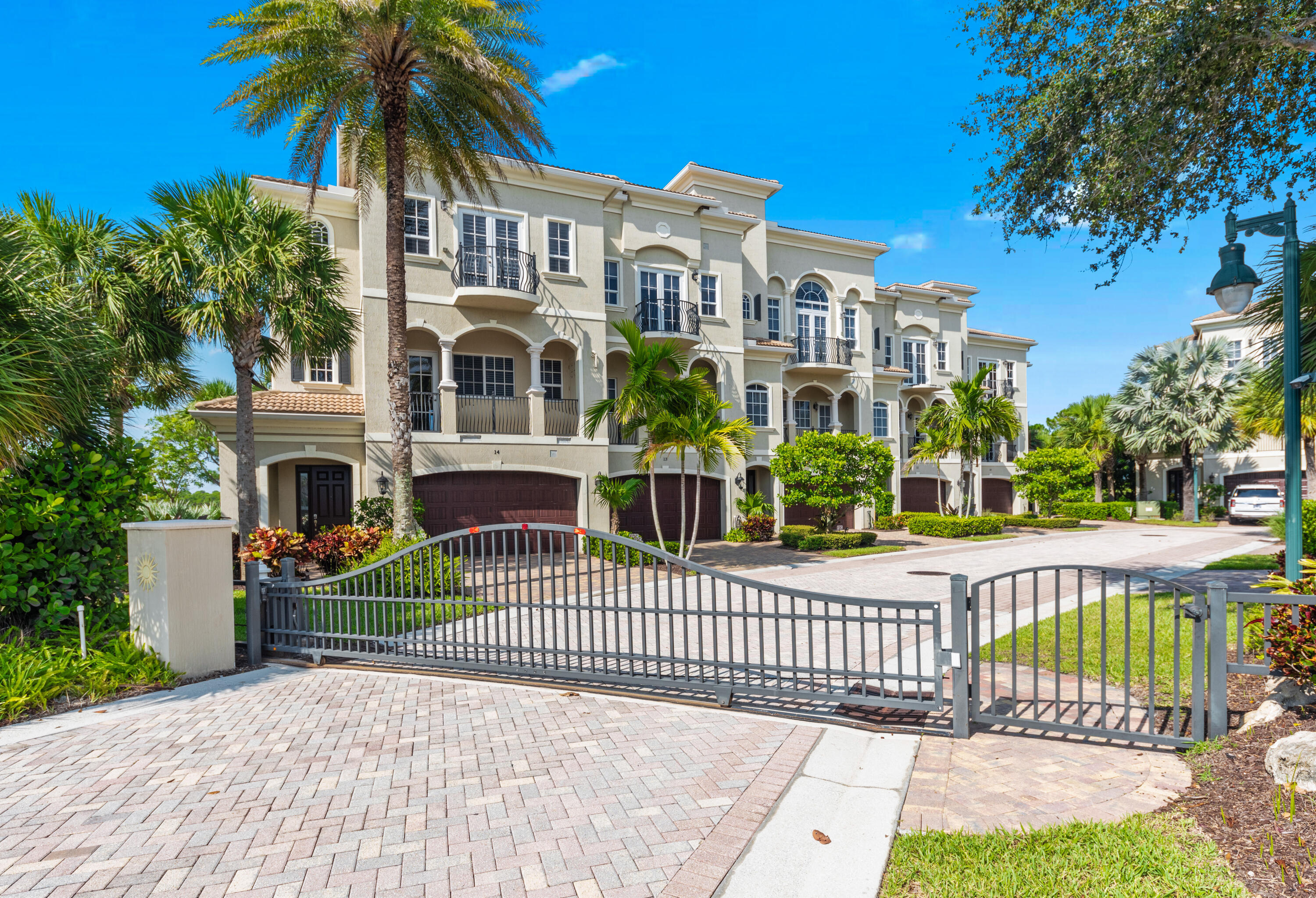 TIERRA DEL SOL AT JUPITER CONDO - Residential