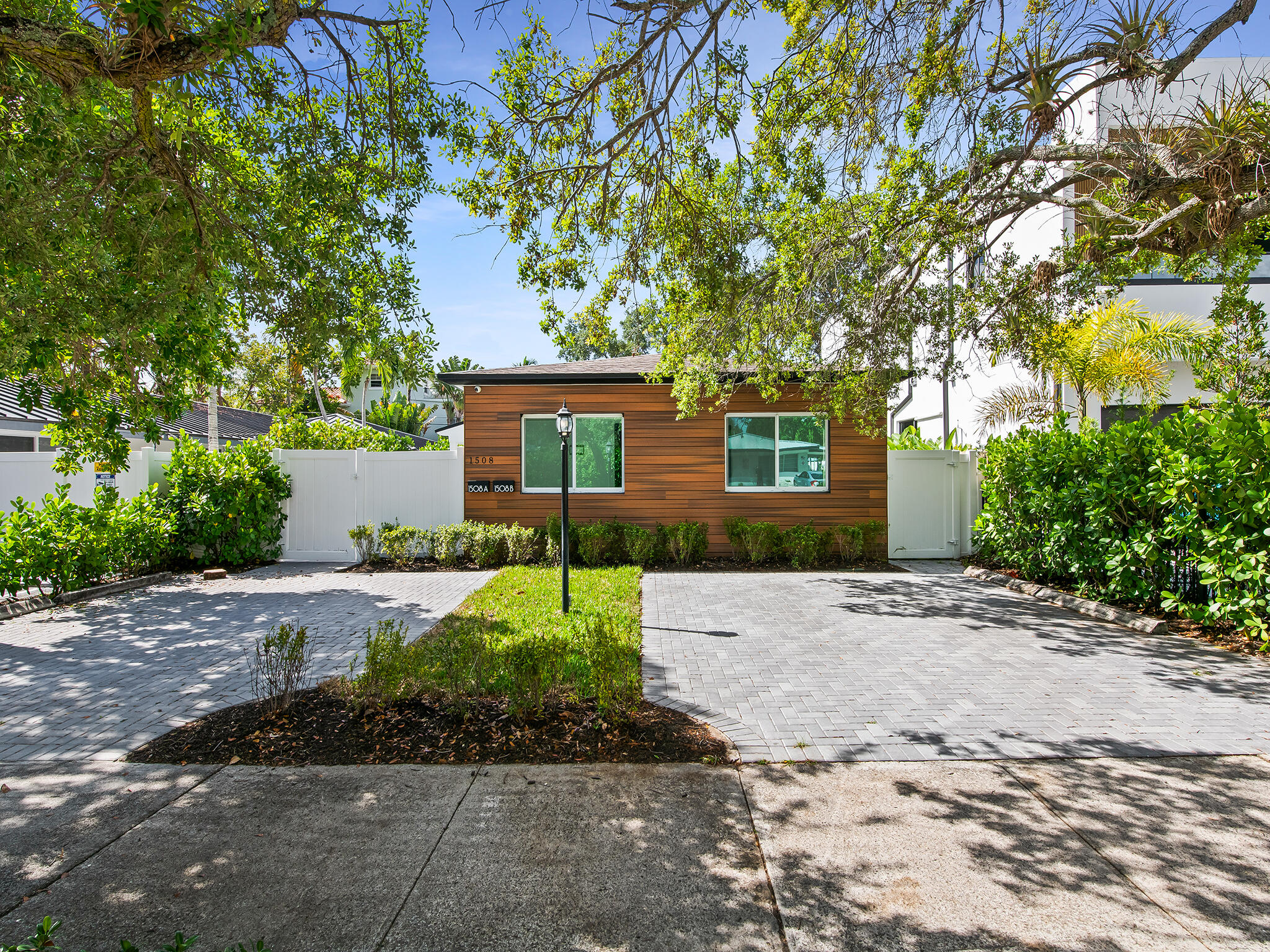 LAS OLAS PARK CORR PLAT - Residential