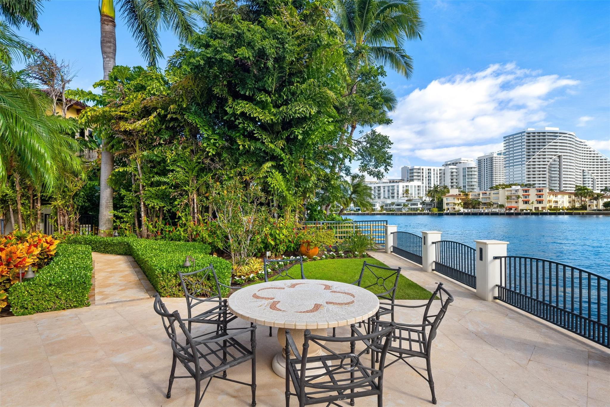 SEA ISLAND - Residential