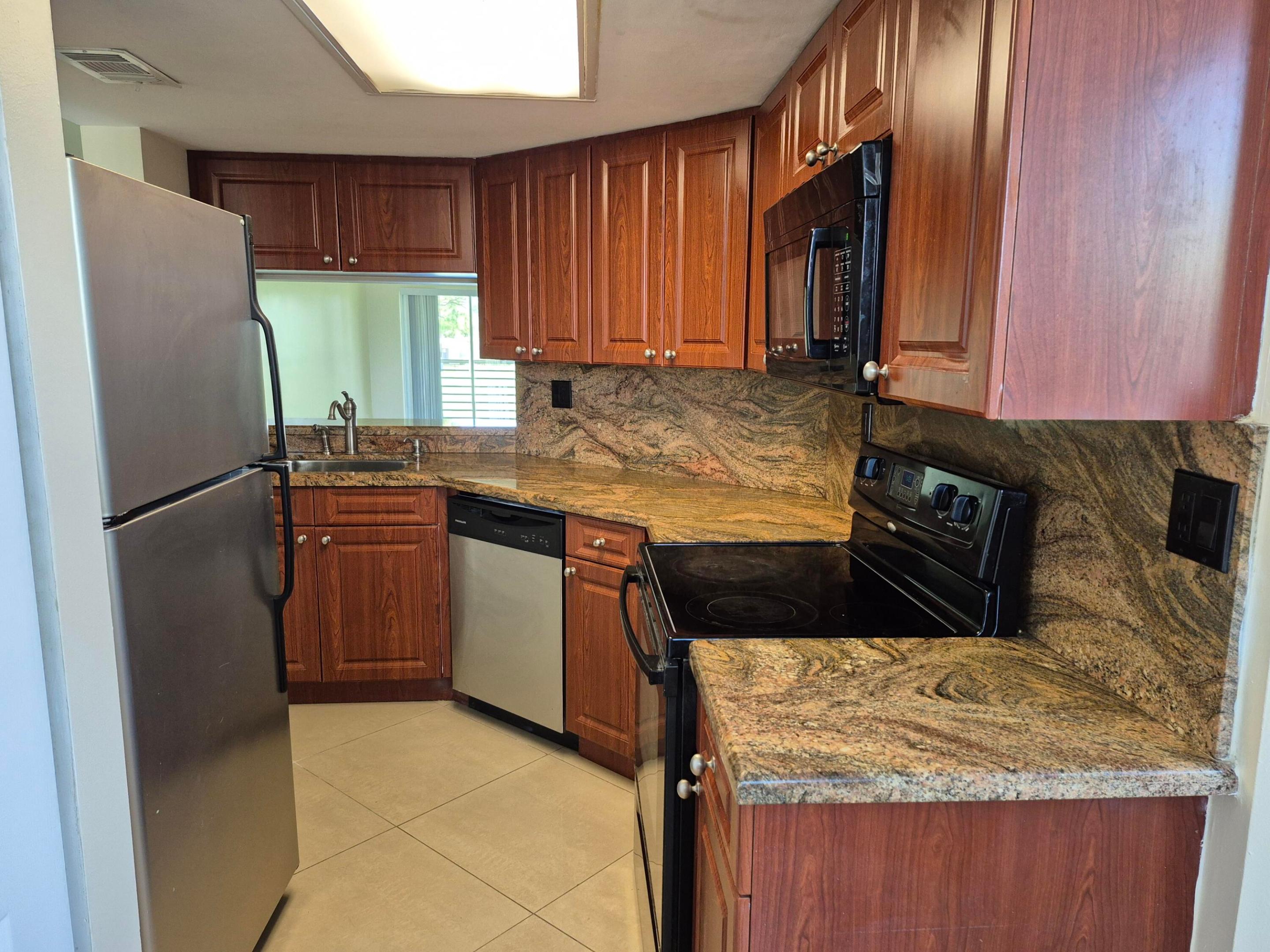 BREEZES AT PALM AIRE CONDO - Residential Lease