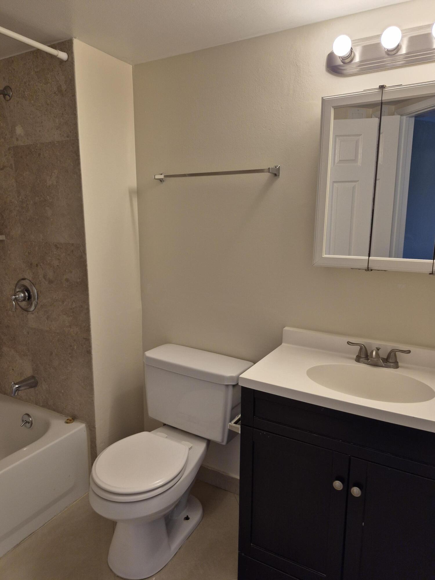 BREEZES AT PALM AIRE CONDO - Residential Lease