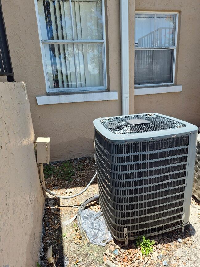 BREEZES AT PALM AIRE CONDO - Residential Lease