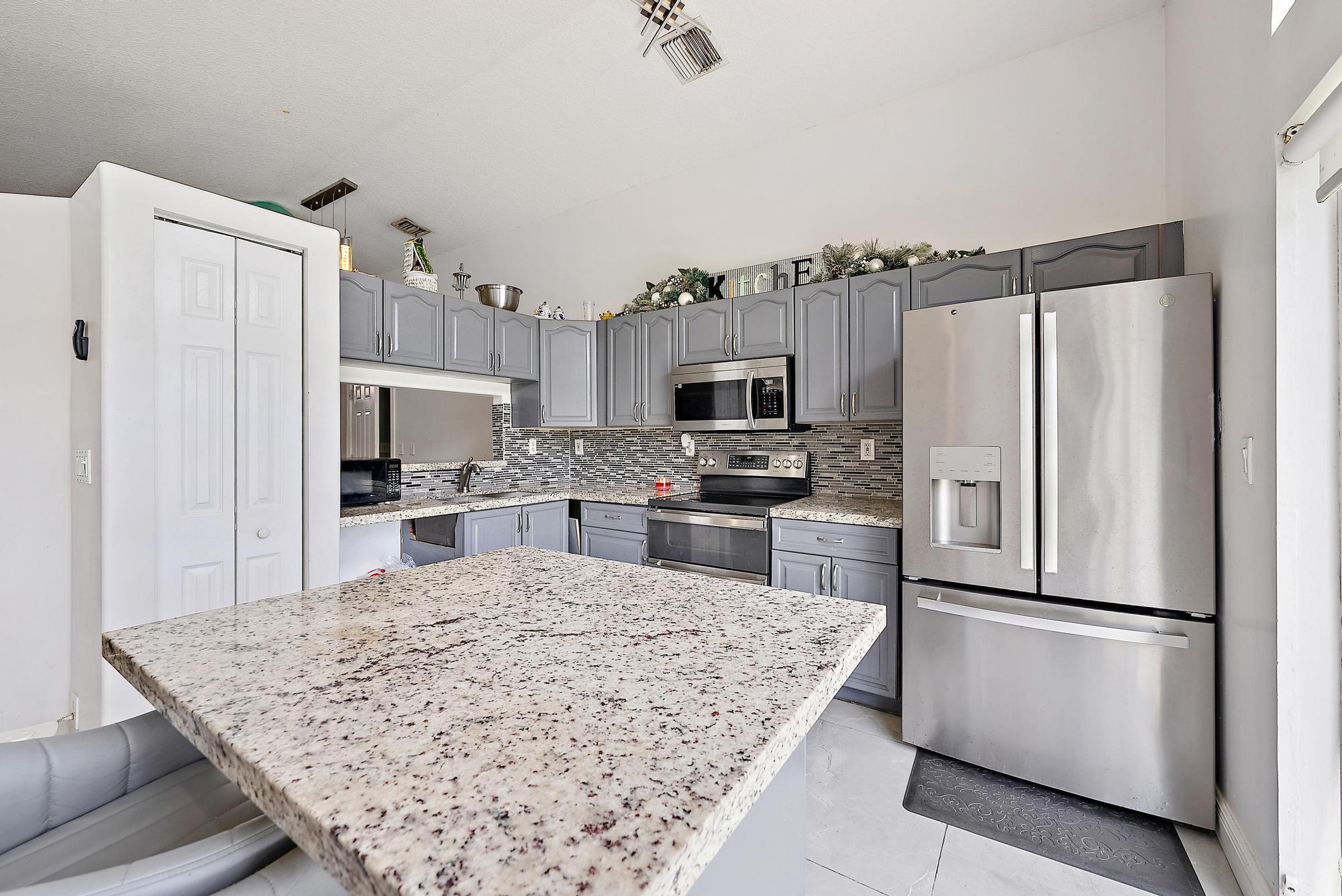 BALMORAL COUNTRY CLUB LACUNA POD C - Residential