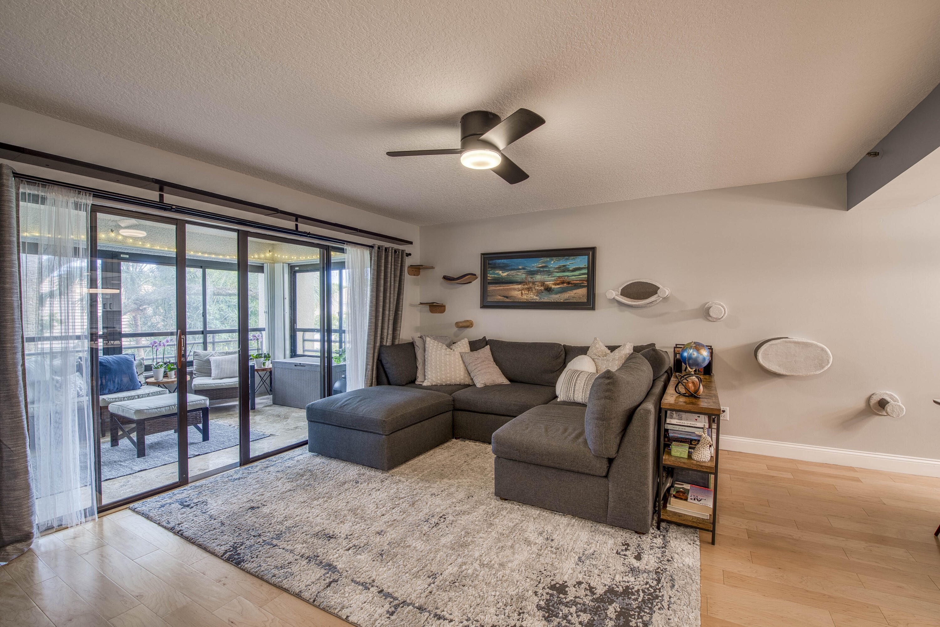 Oak Harbour Condo - Residential