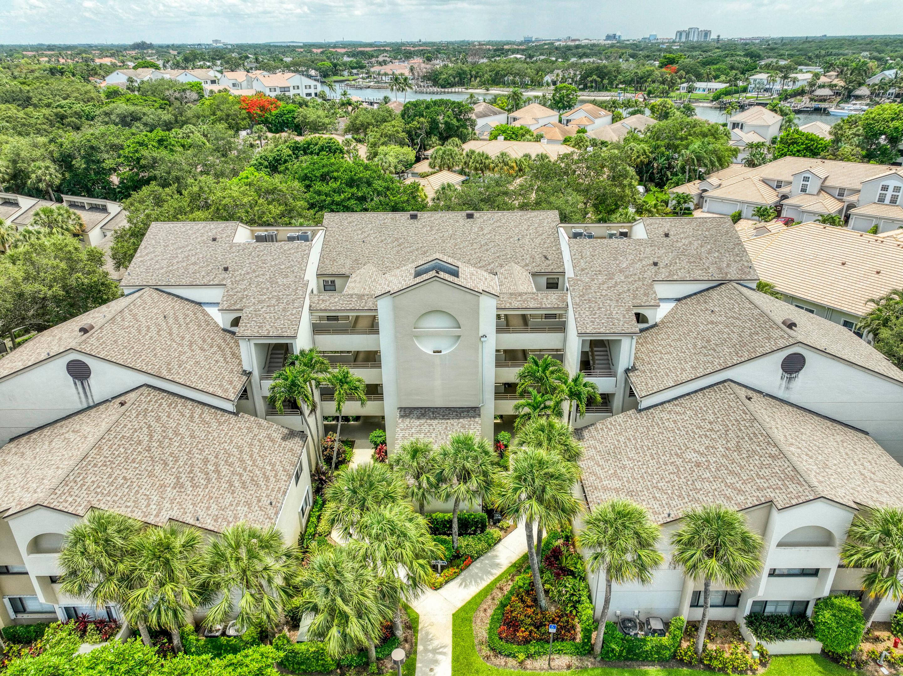Oak Harbour Condo - Residential