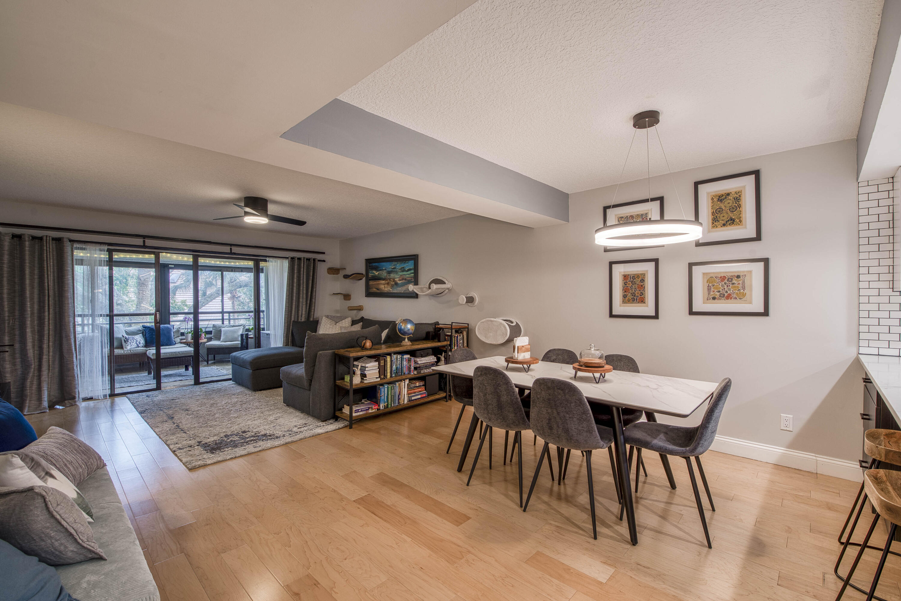 Oak Harbour Condo - Residential