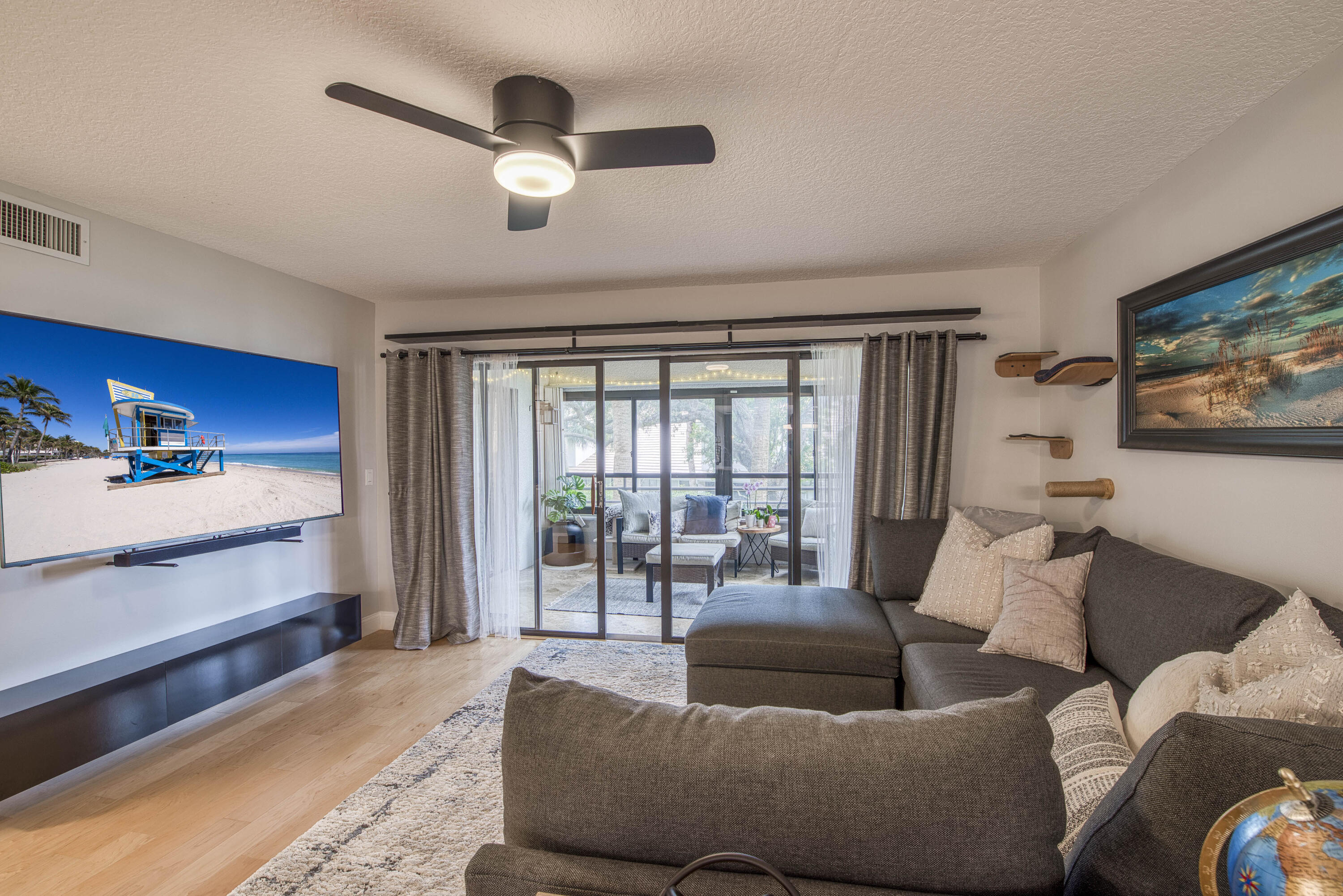 Oak Harbour Condo - Residential