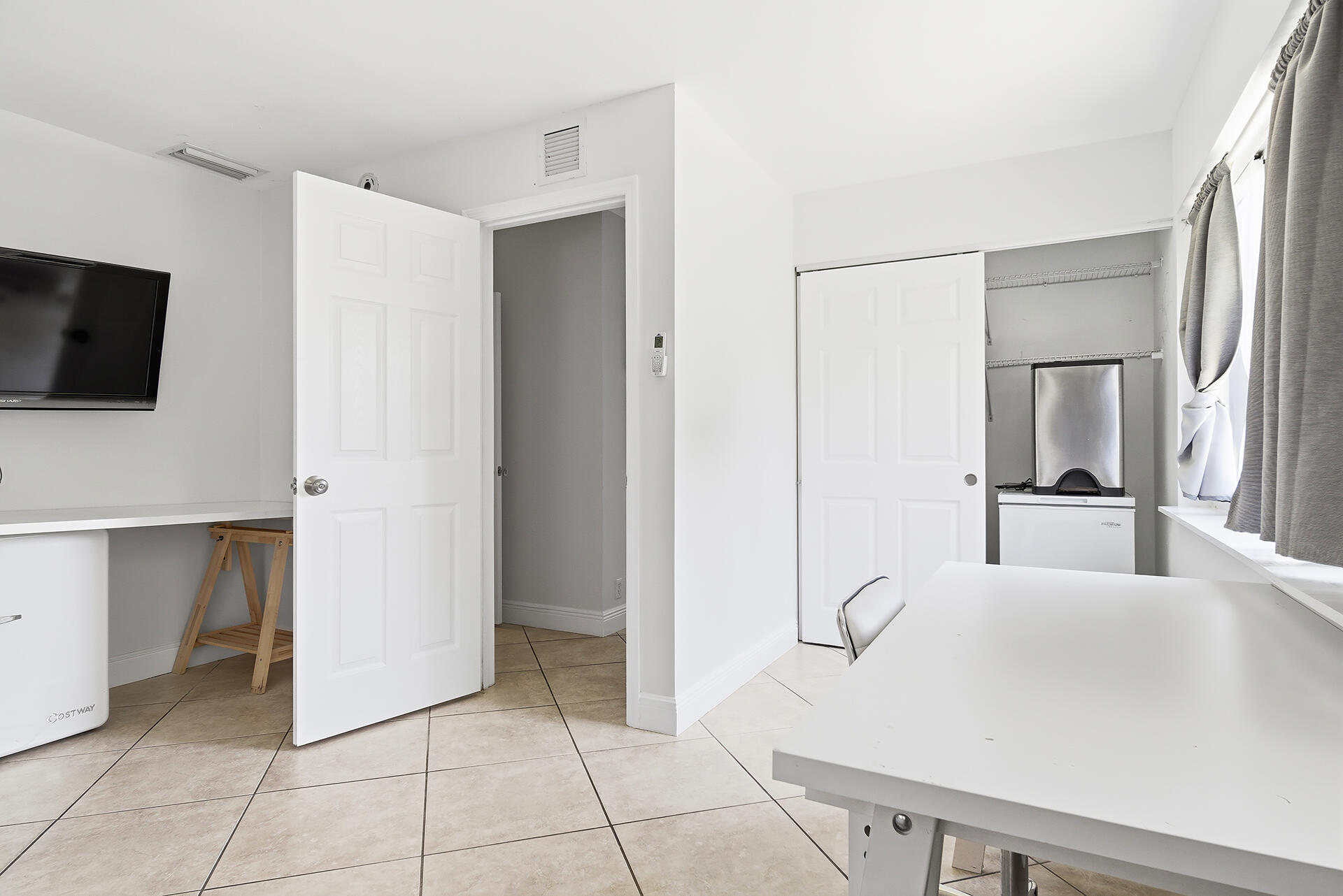 FAIRFAX PARK ADD - Residential Lease