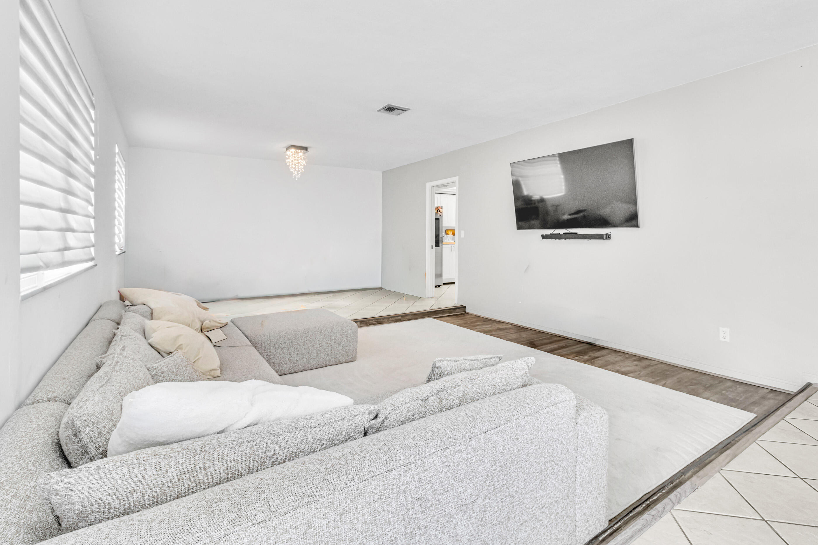 HOLLYWOOD HILLS AMEN PLAT - Residential Lease