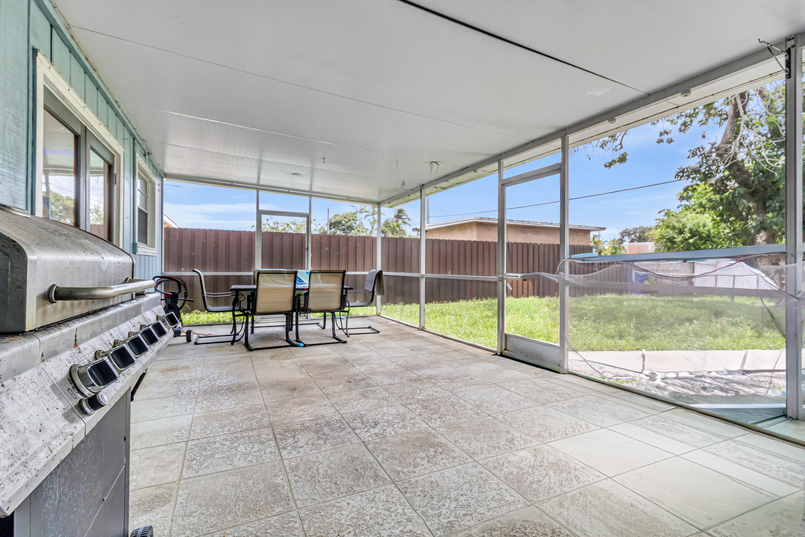 HOLLYWOOD HILLS AMEN PLAT - Residential Lease
