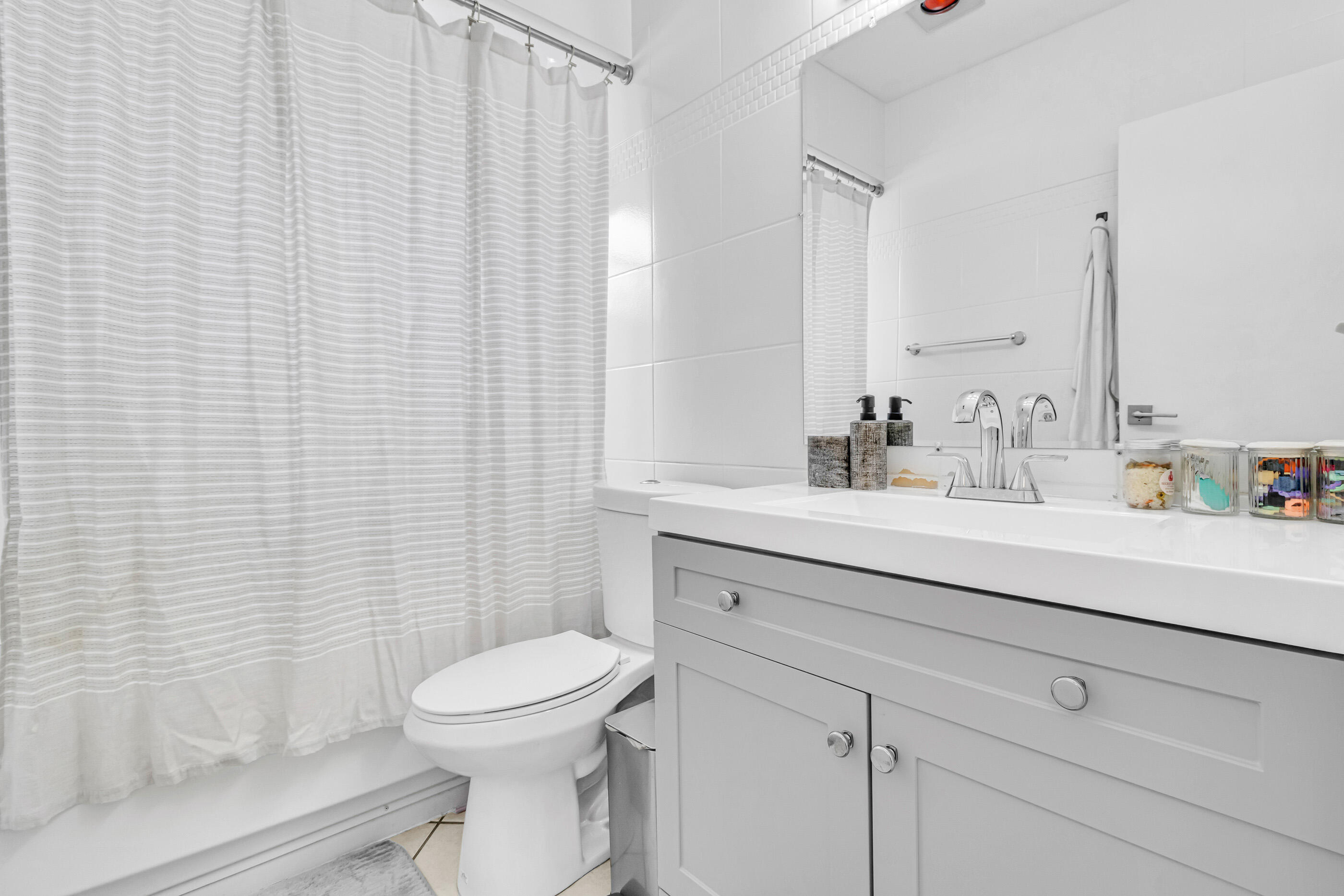 HOLLYWOOD HILLS AMEN PLAT - Residential Lease