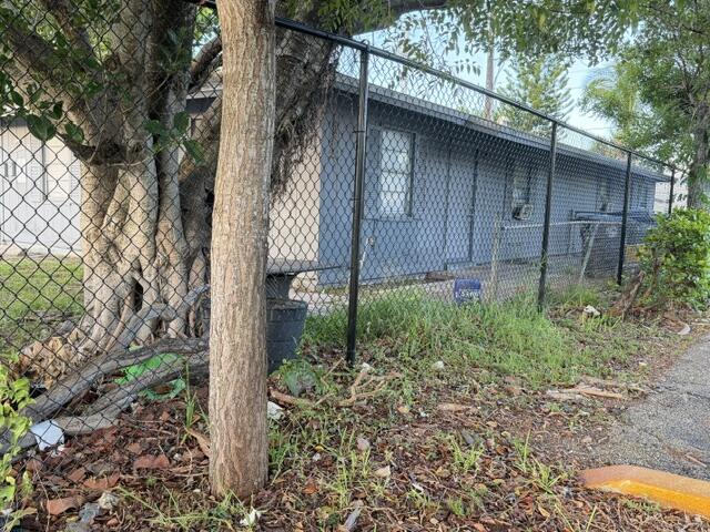 LAKE WORTH TOWN OF - Residential Income