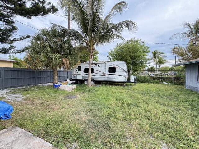 LAKE WORTH TOWN OF - Residential Income