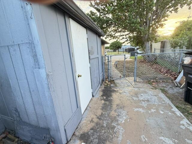 LAKE WORTH TOWN OF - Residential Income