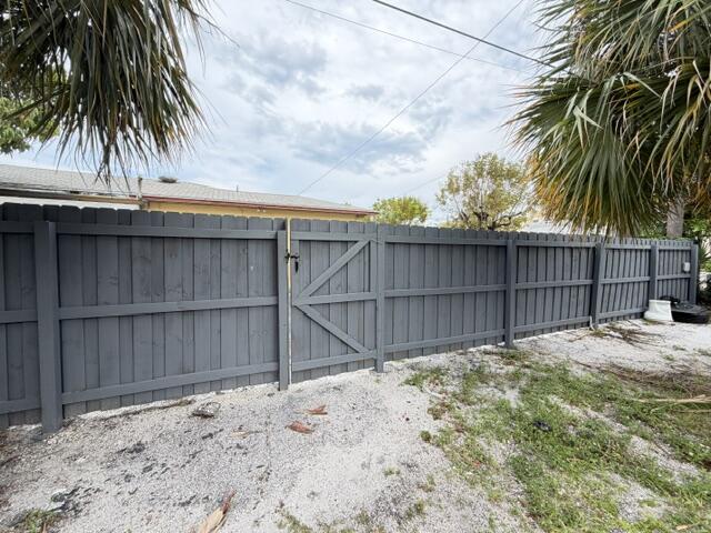 LAKE WORTH TOWN OF - Residential Income