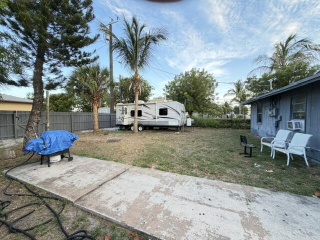 LAKE WORTH TOWN OF - Residential Income
