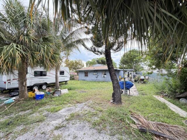 LAKE WORTH TOWN OF - Residential Income