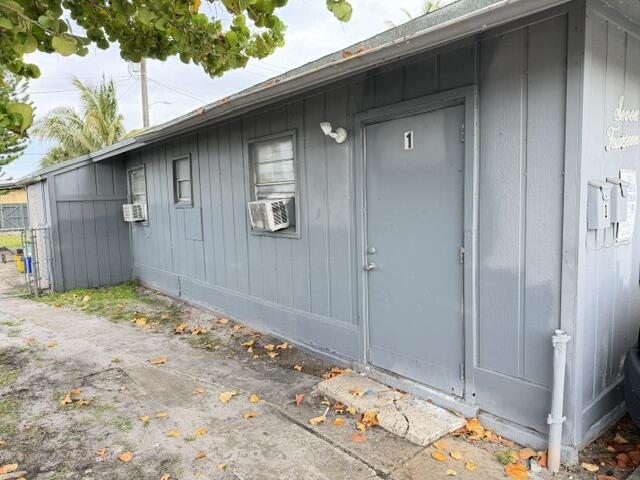 LAKE WORTH TOWN OF - Residential Income
