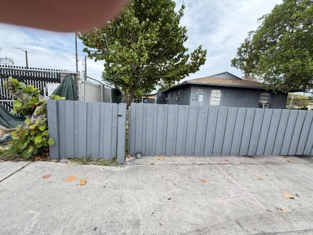 LAKE WORTH TOWN OF - Residential Income