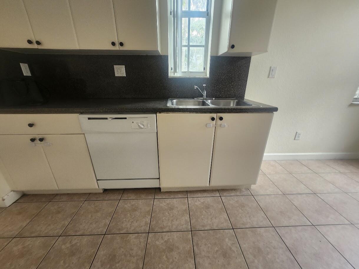 SHOMA TOWNHOMES AT ROYAL PALM BEACH CONDO - Residential