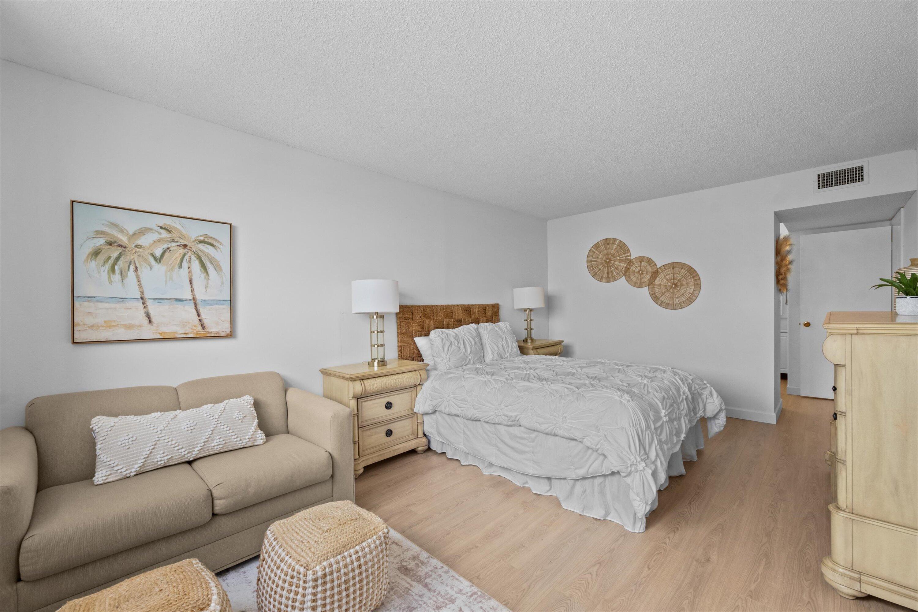 LE CHATEAU ROYAL CONDO - Residential Lease