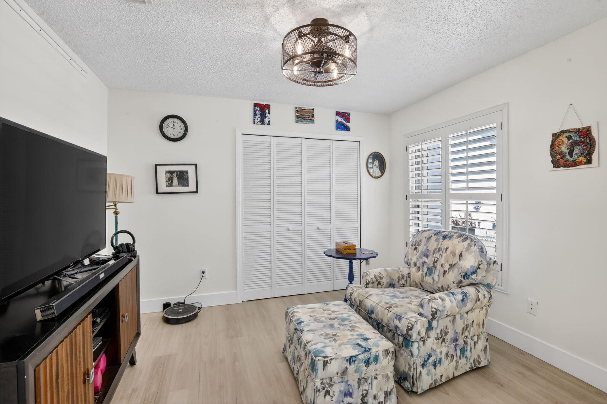 TWIN ACRES - Residential