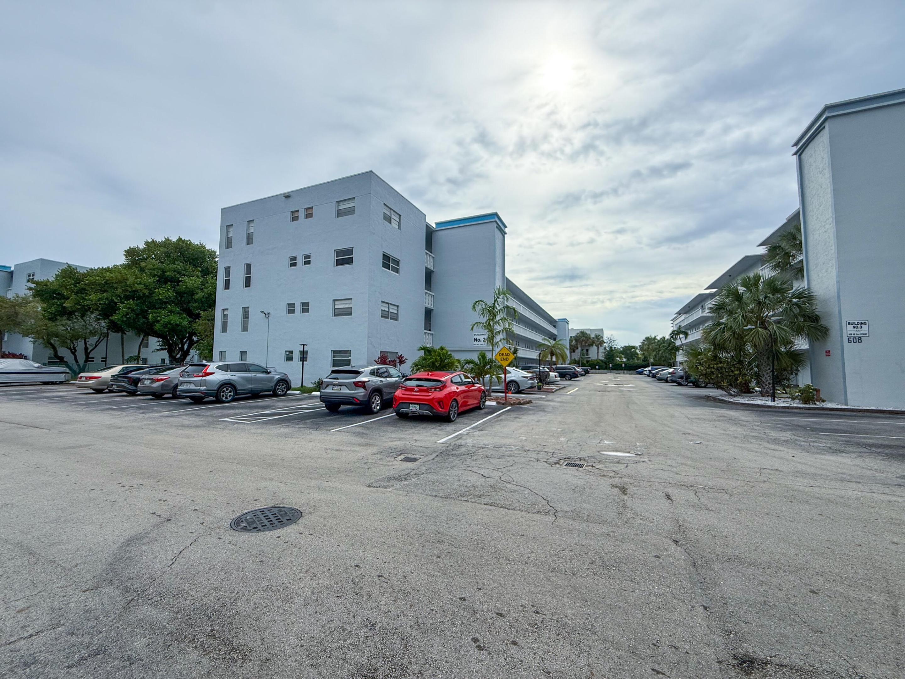 DANIANS NORTH CONDO - Residential
