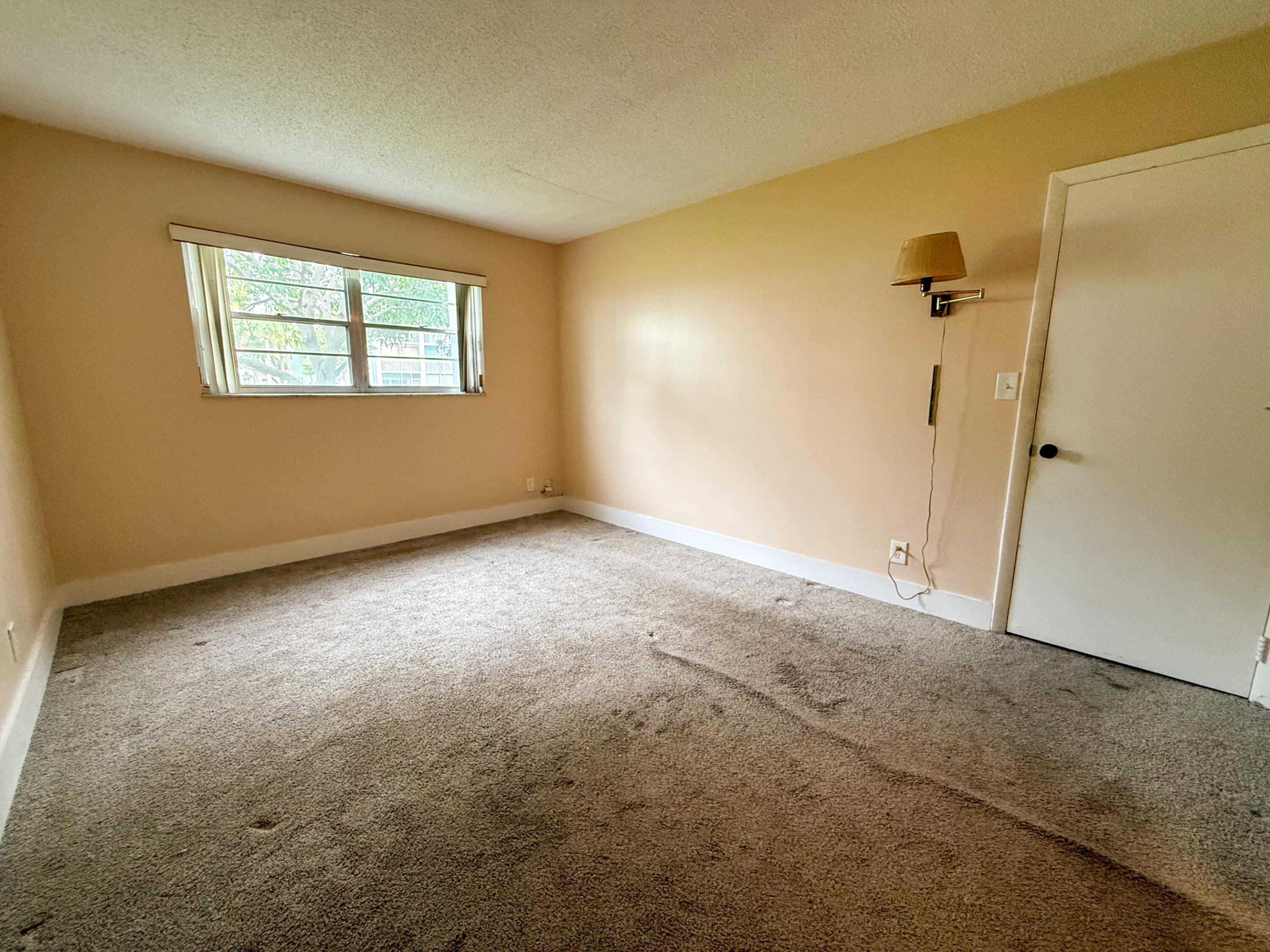 DANIANS NORTH CONDO - Residential