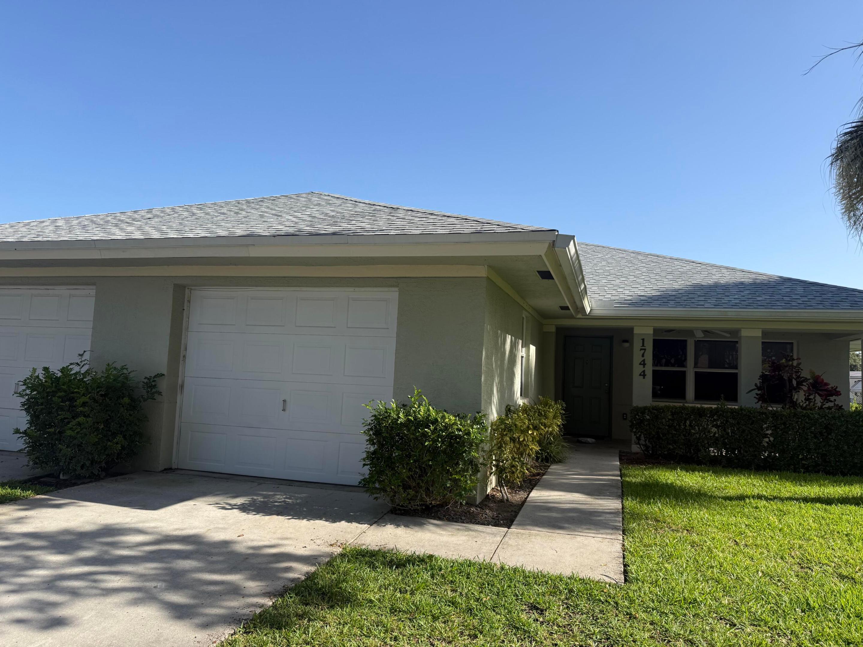 Excellent location! This beautiful 2BR/2BA home with 1 car garage. Very spacious and open living and dining area. There are also no age restrictions! Located in The Savannah's which offers many amenities; clubhouse, Pool, Tennis Courts and is Centrally located to everything Fort Pierce has to offer and a few minutes to beautiful Beaches. There is a 150.00 per month for the condo reserves for the new roof being replace early this year.