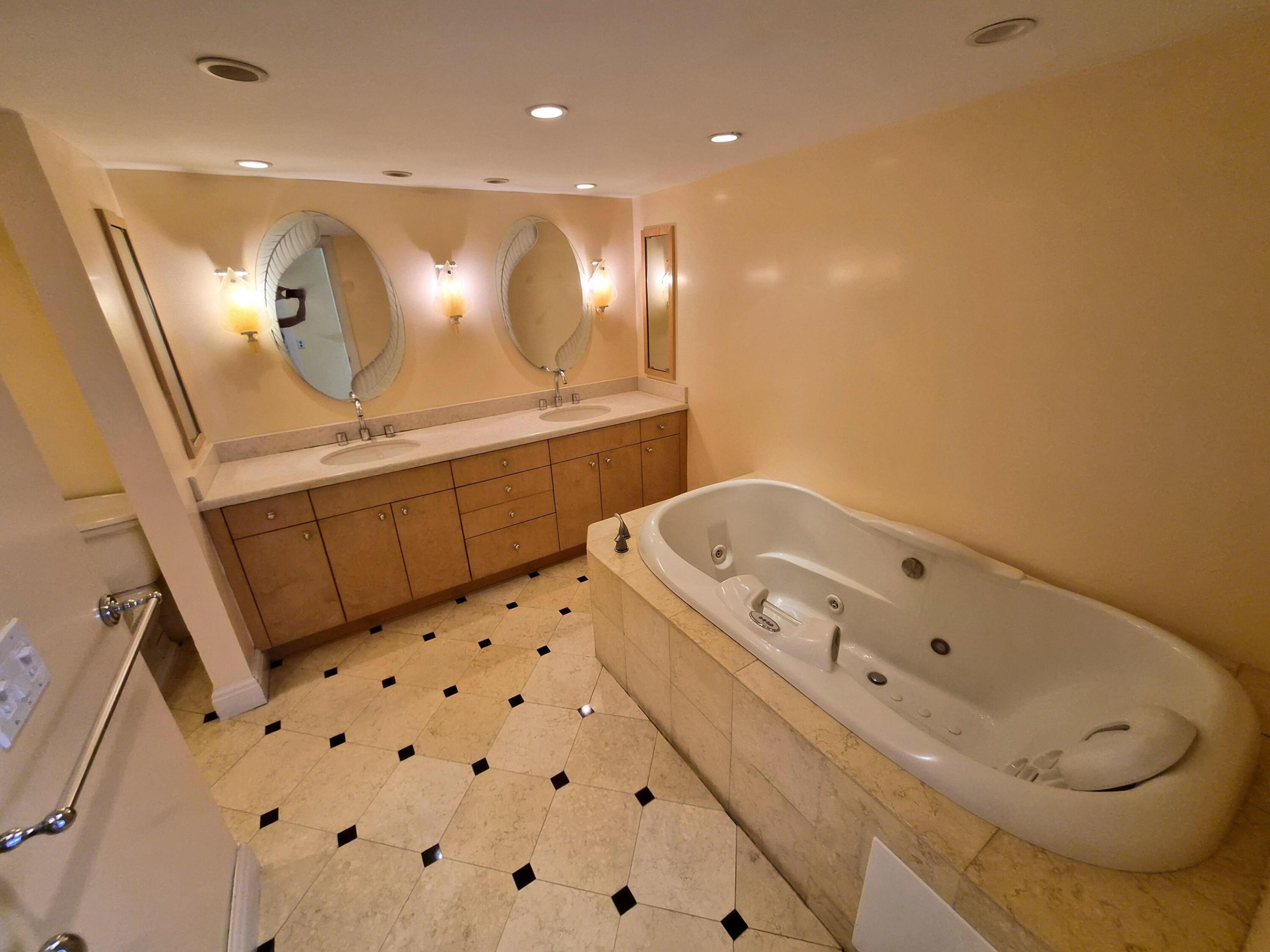 TURNBERRY ISLE SOUTH CONDO - Residential