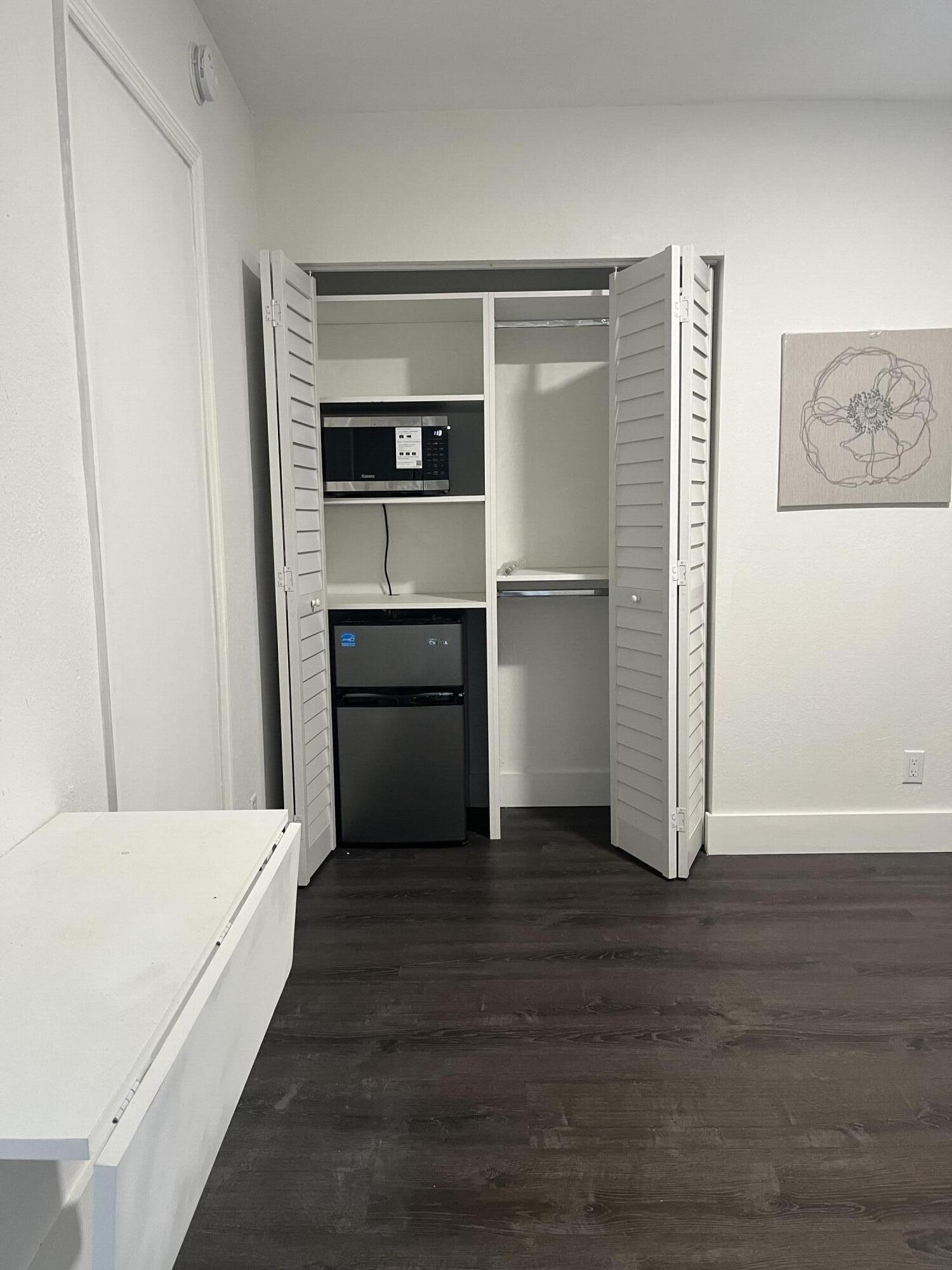 RIVER GARDENS - Residential Lease
