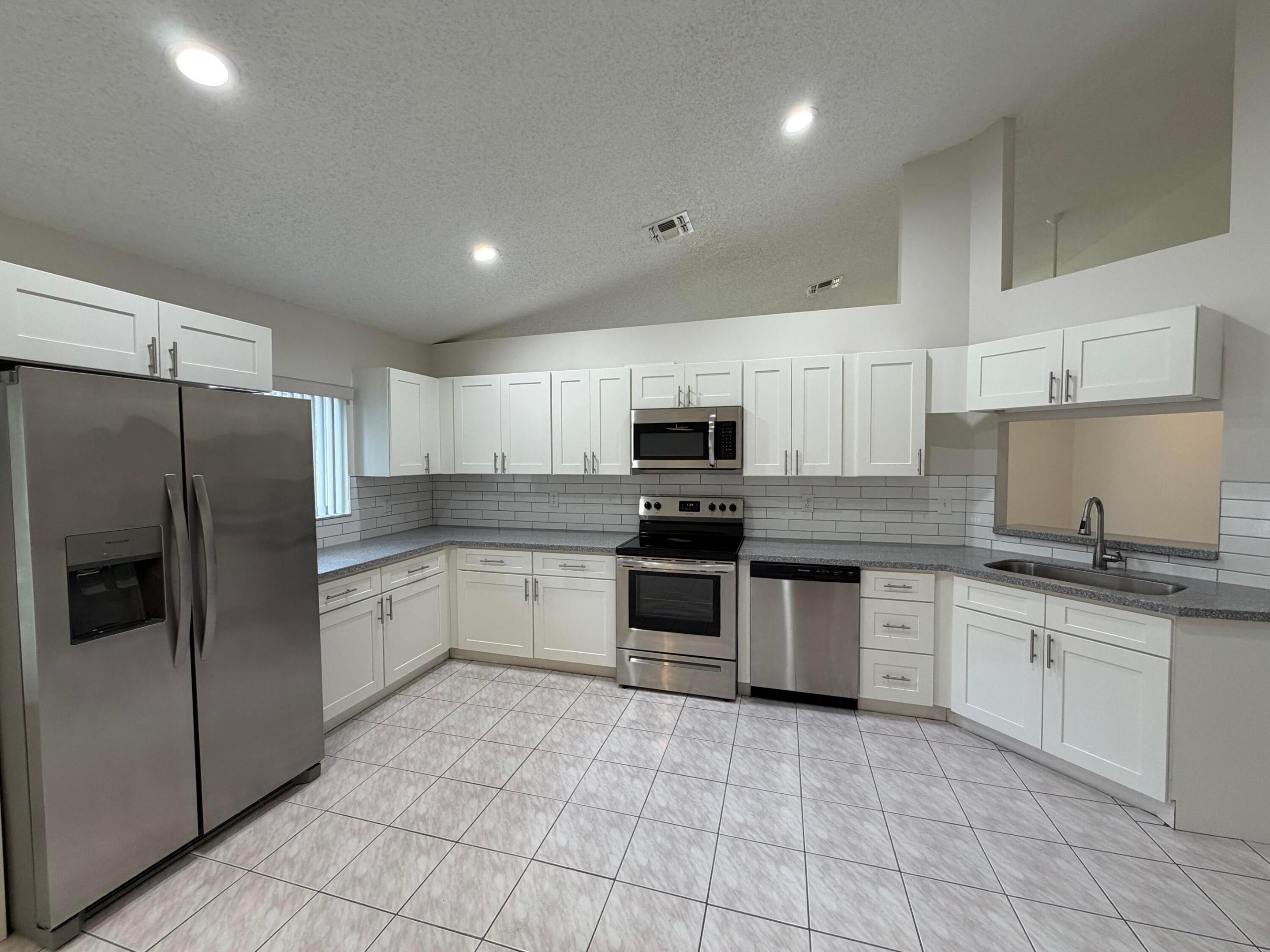 RAINBOW LAKES 2 - Residential Lease