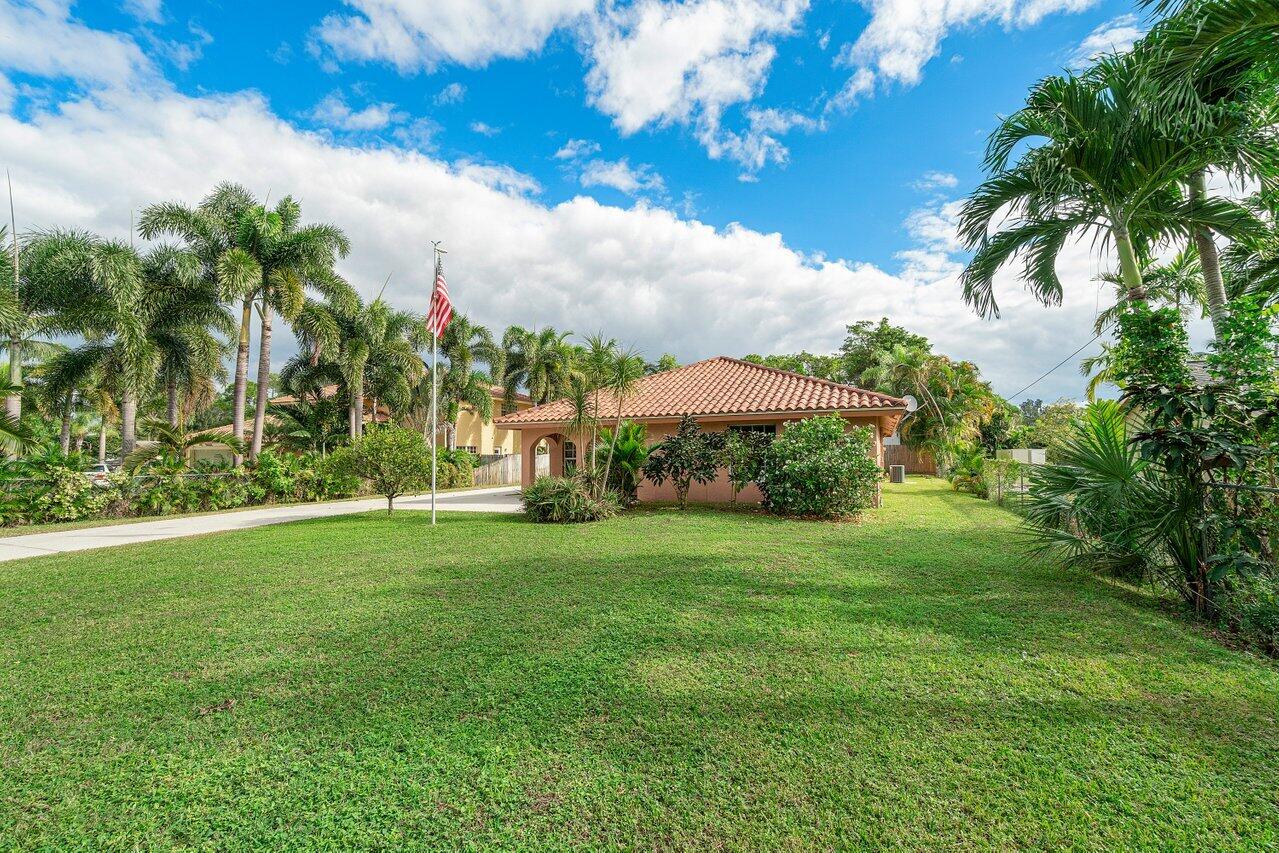 PALM BEACH FARMS CO 3 - Residential Lease