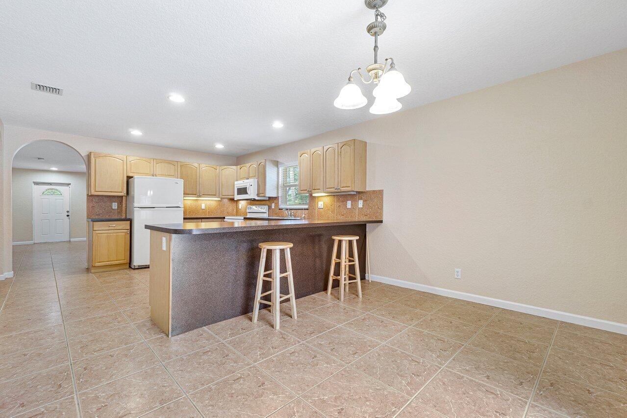 PALM BEACH FARMS CO 3 - Residential Lease