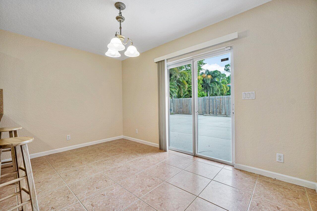 PALM BEACH FARMS CO 3 - Residential Lease