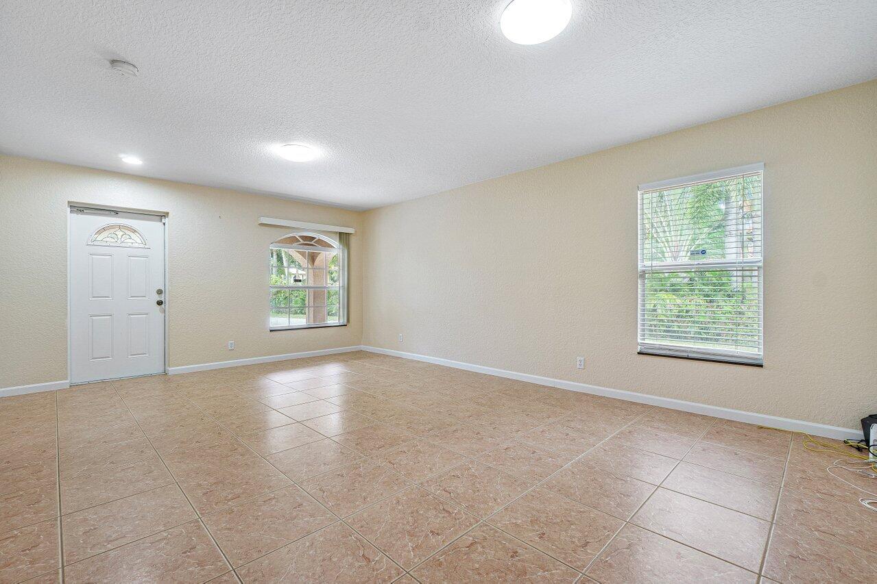 PALM BEACH FARMS CO 3 - Residential Lease