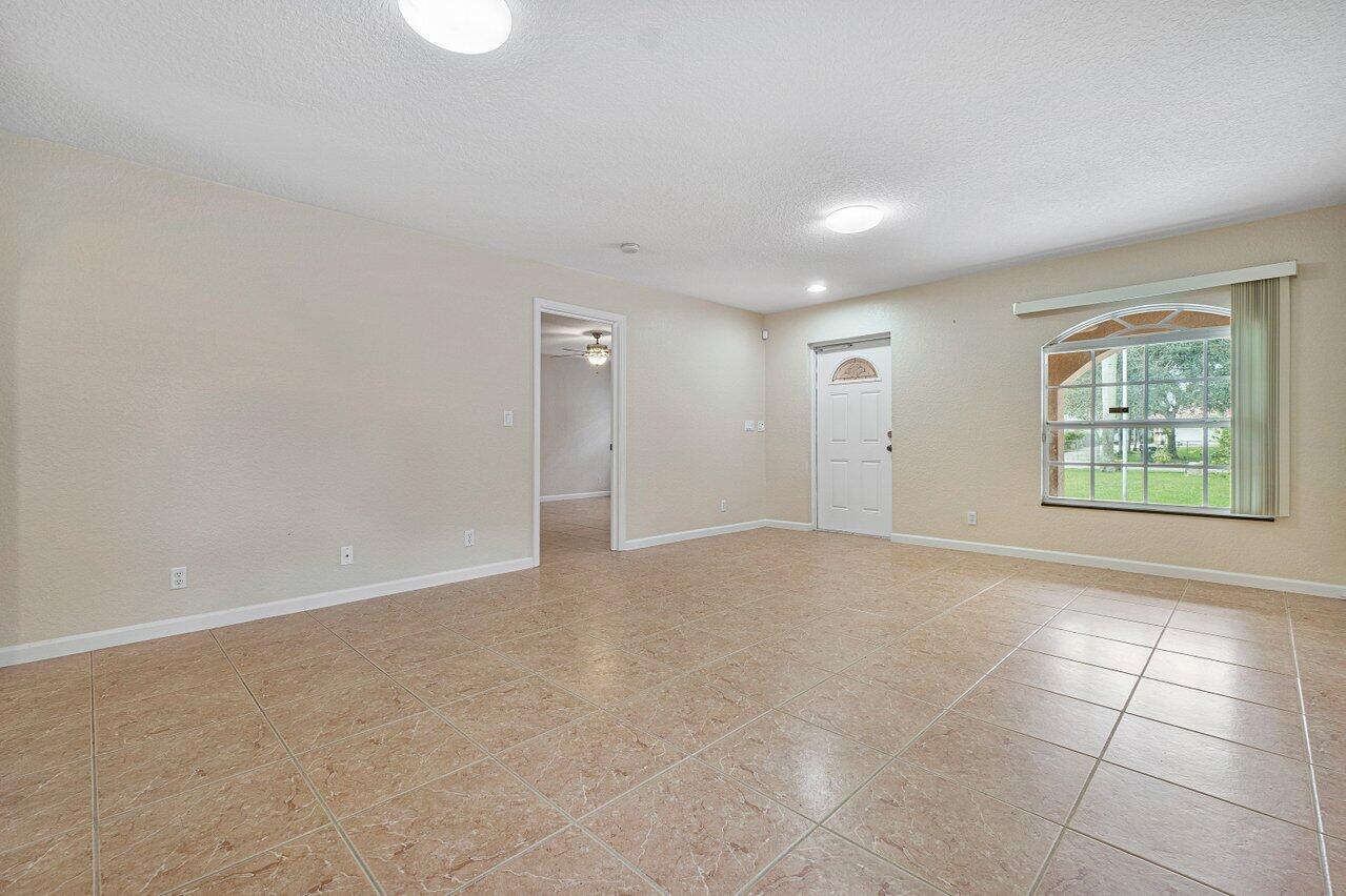 PALM BEACH FARMS CO 3 - Residential Lease