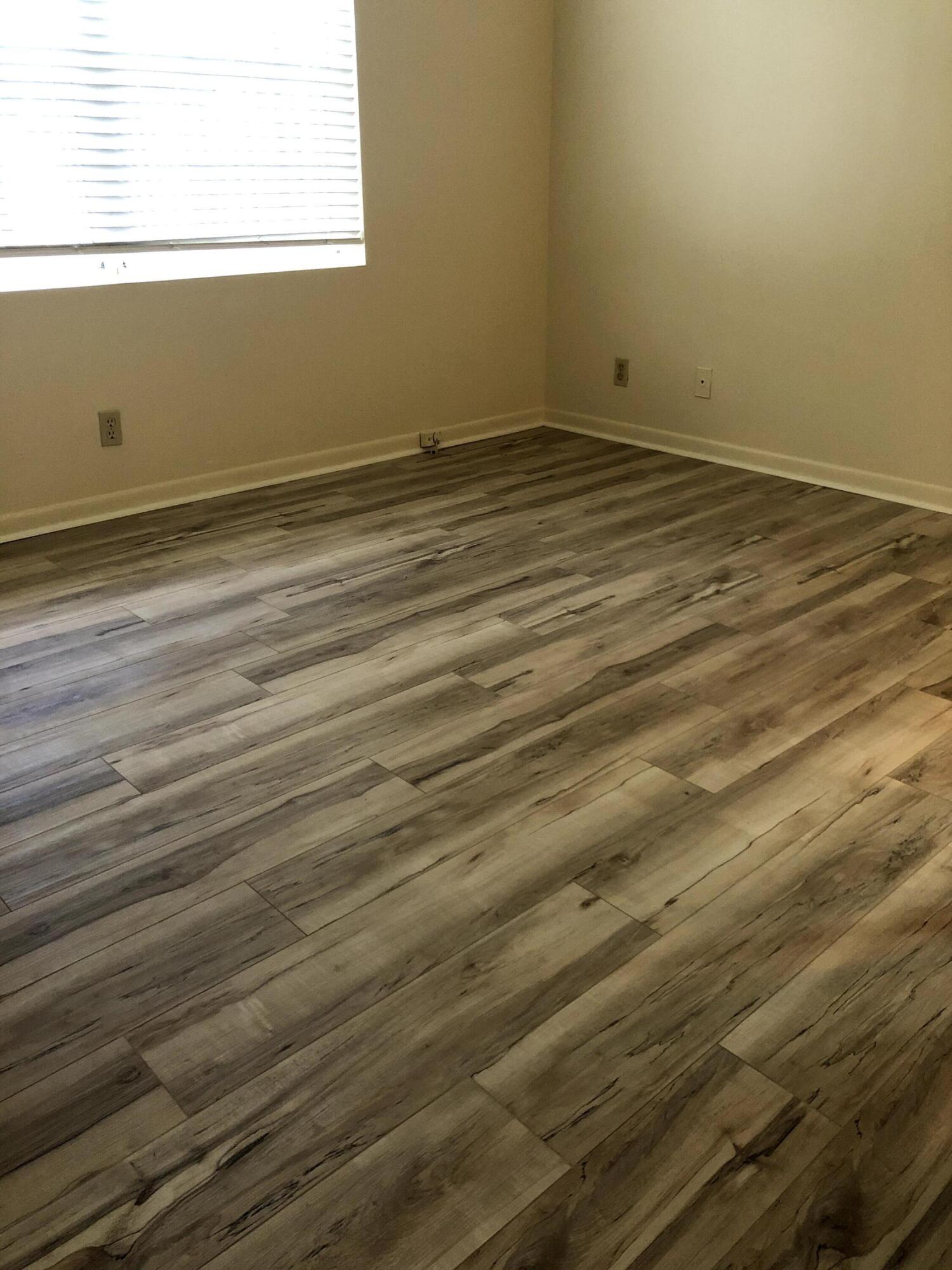 COUNTRY ISLES PHASE II - Residential Lease