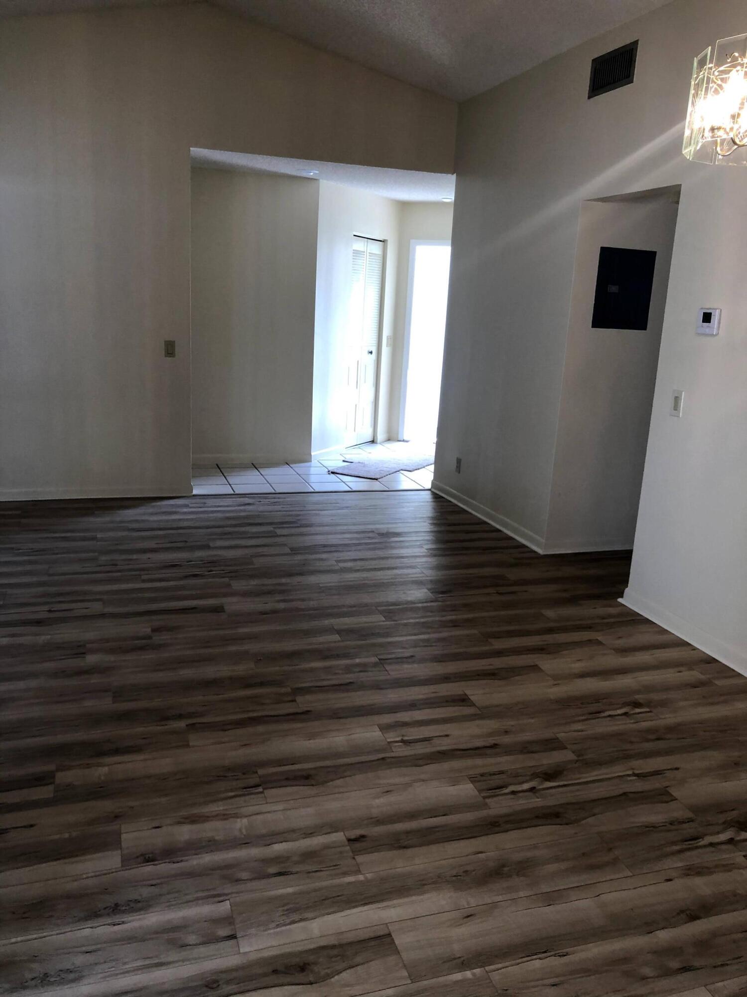 COUNTRY ISLES PHASE II - Residential Lease