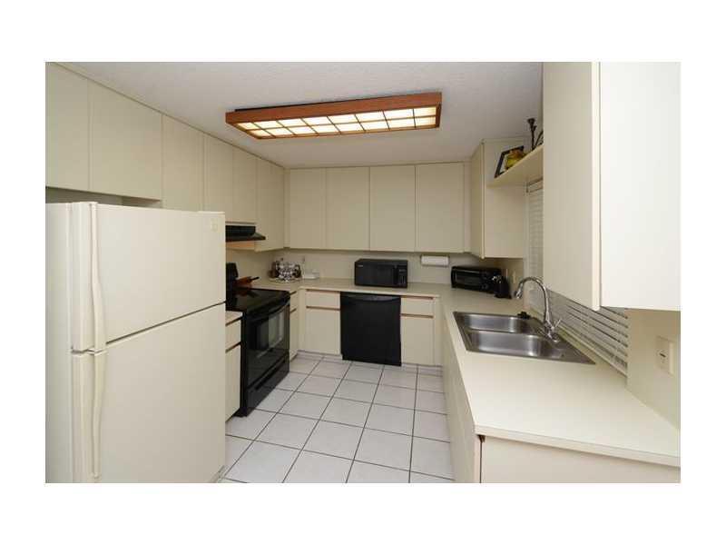 COUNTRY ISLES PHASE II - Residential Lease