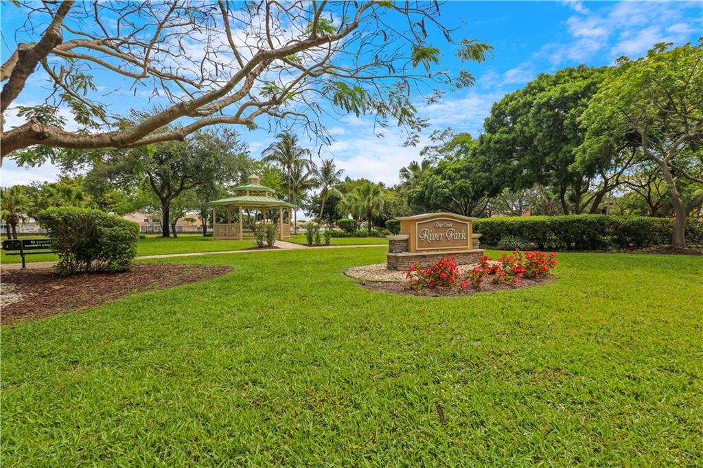 Townehomes of Deer Creek - Residential