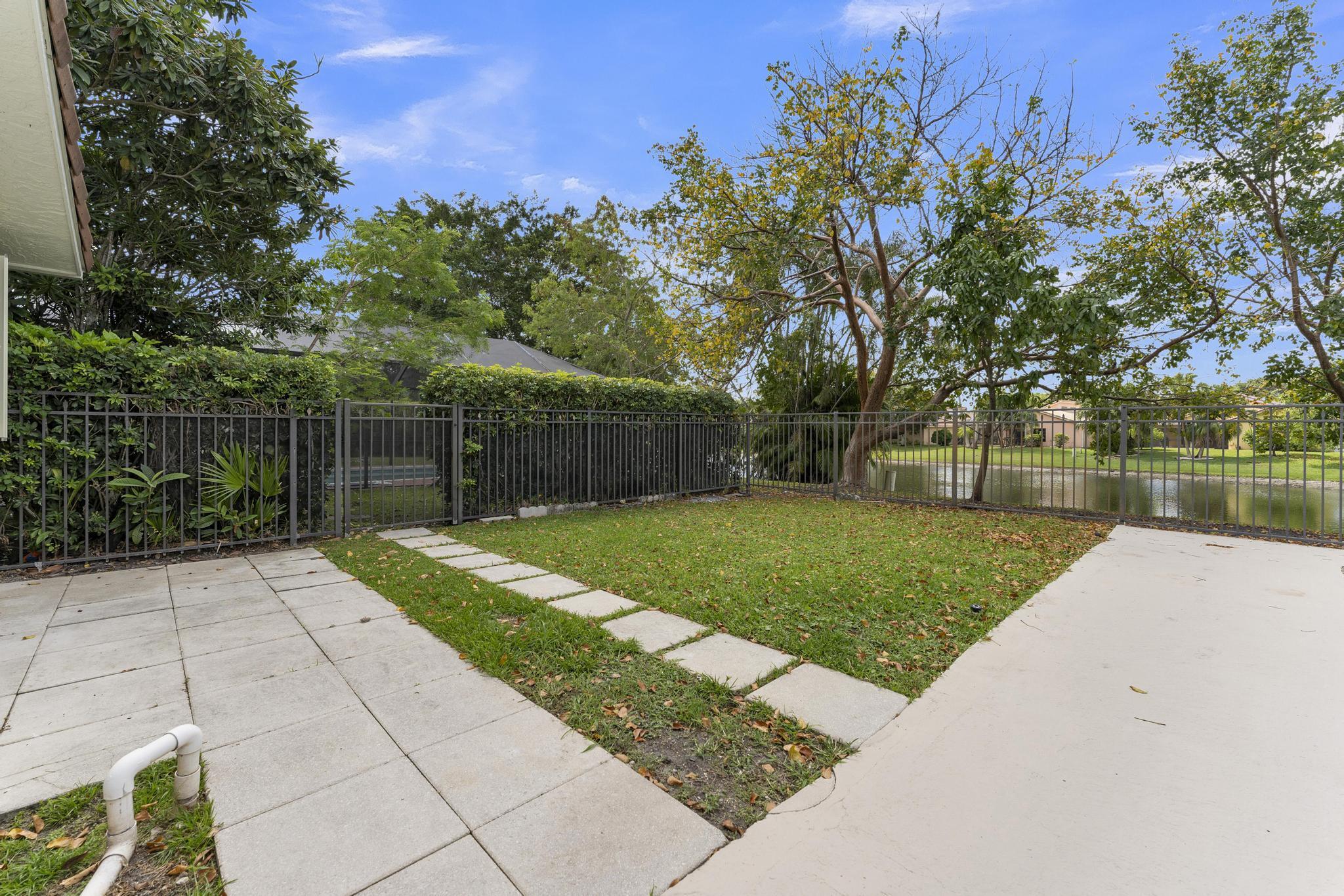 BOCA GREENS 5 - Residential Lease