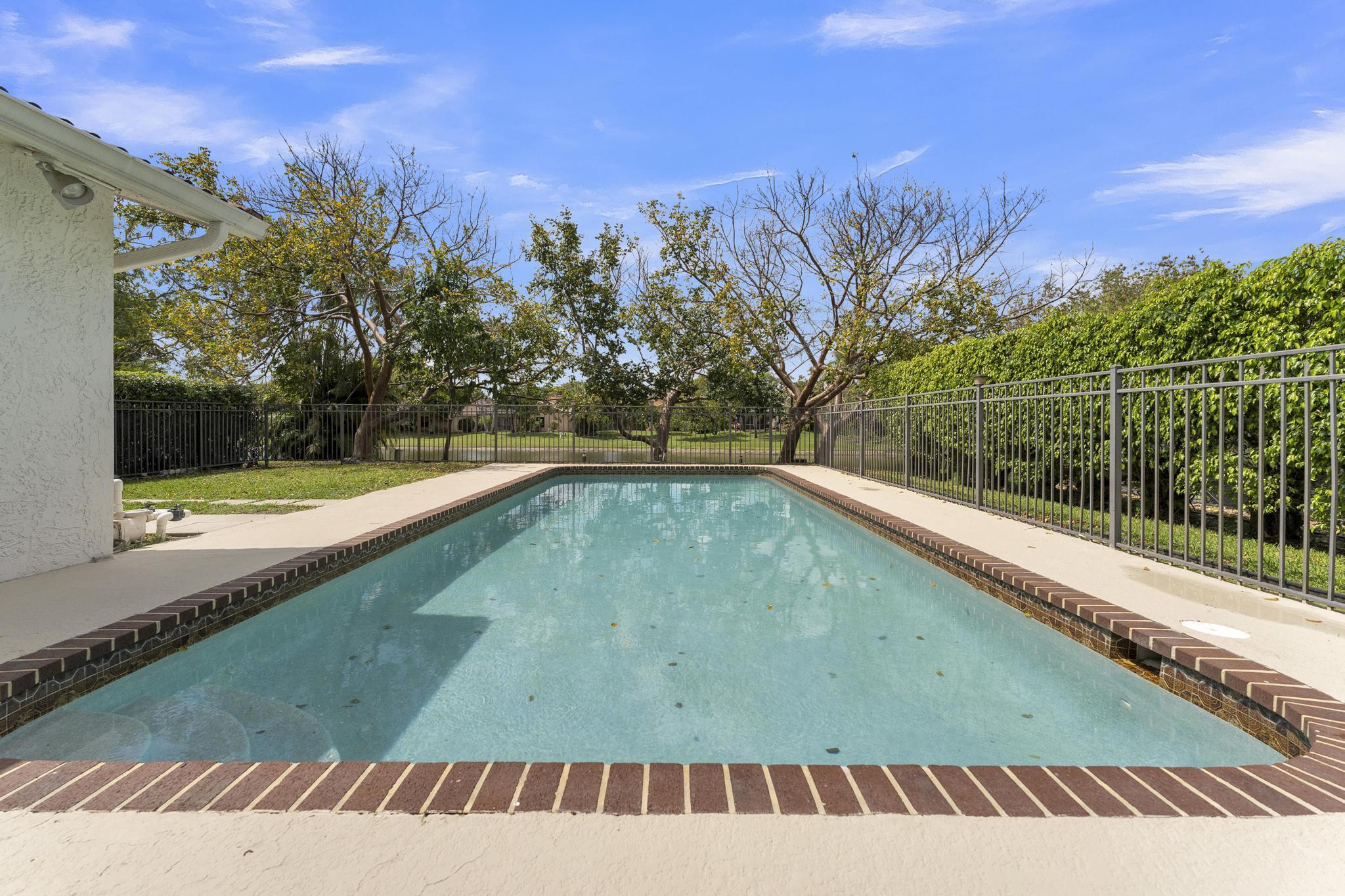 BOCA GREENS 5 - Residential Lease