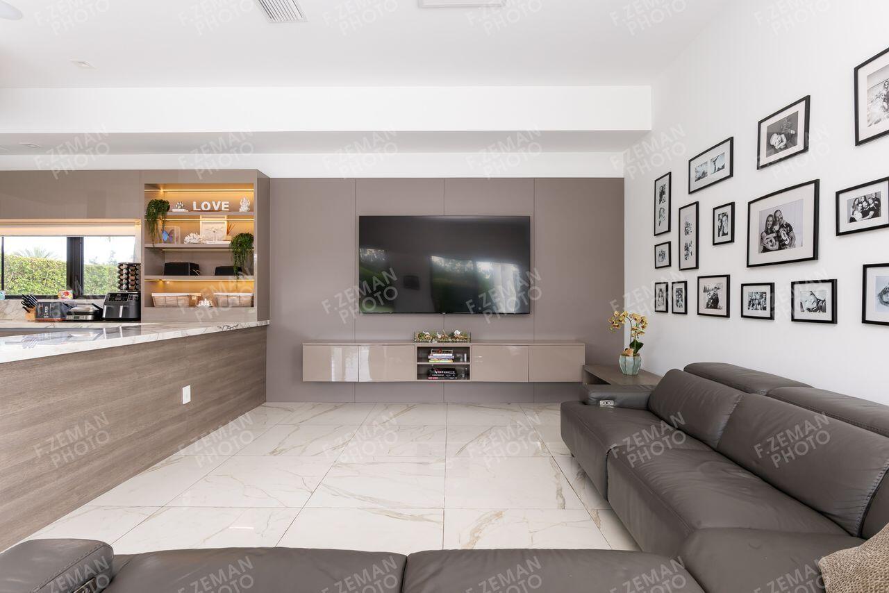WESTON ESTATES - Residential