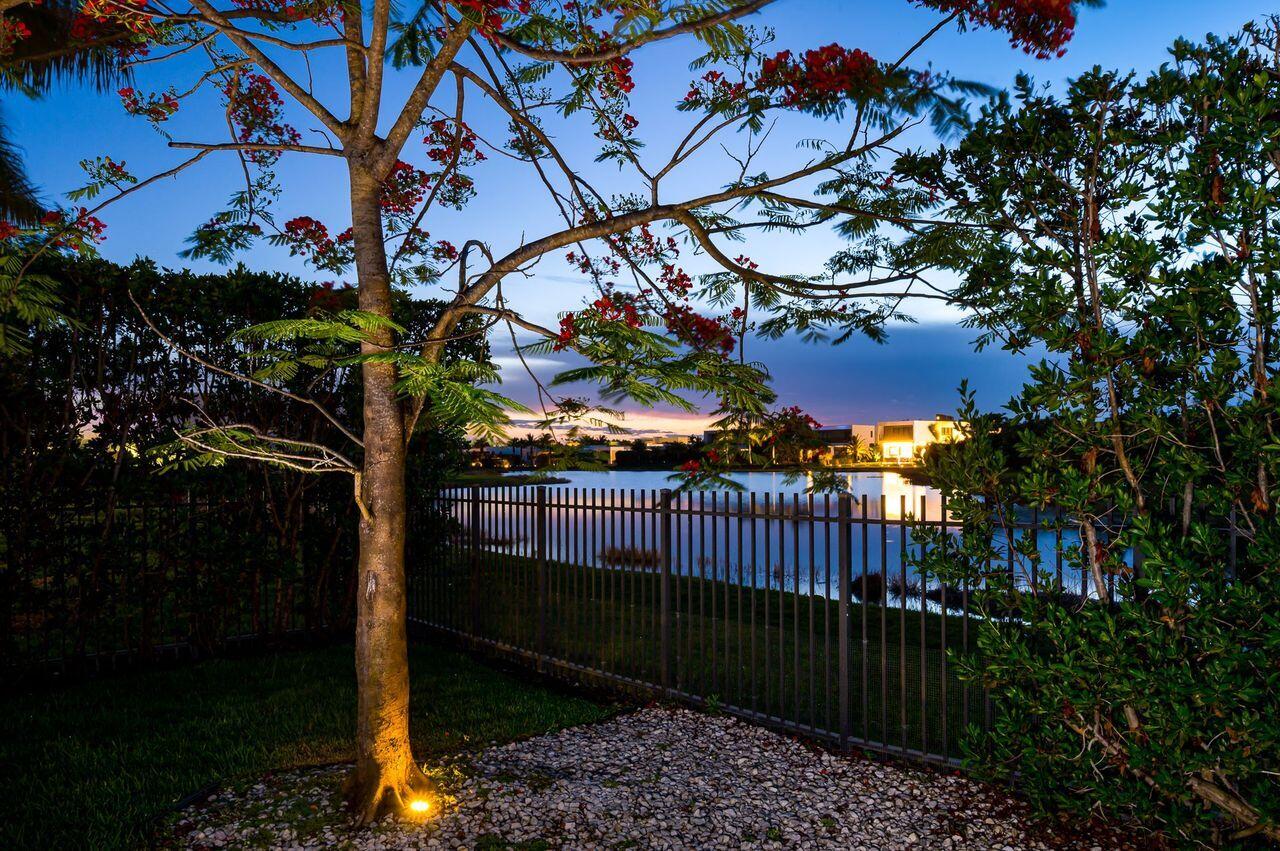 WESTON ESTATES - Residential