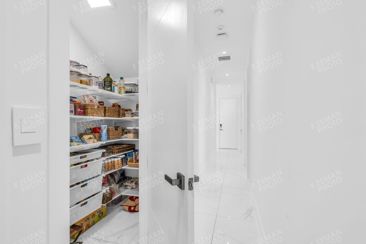 WESTON ESTATES - Residential