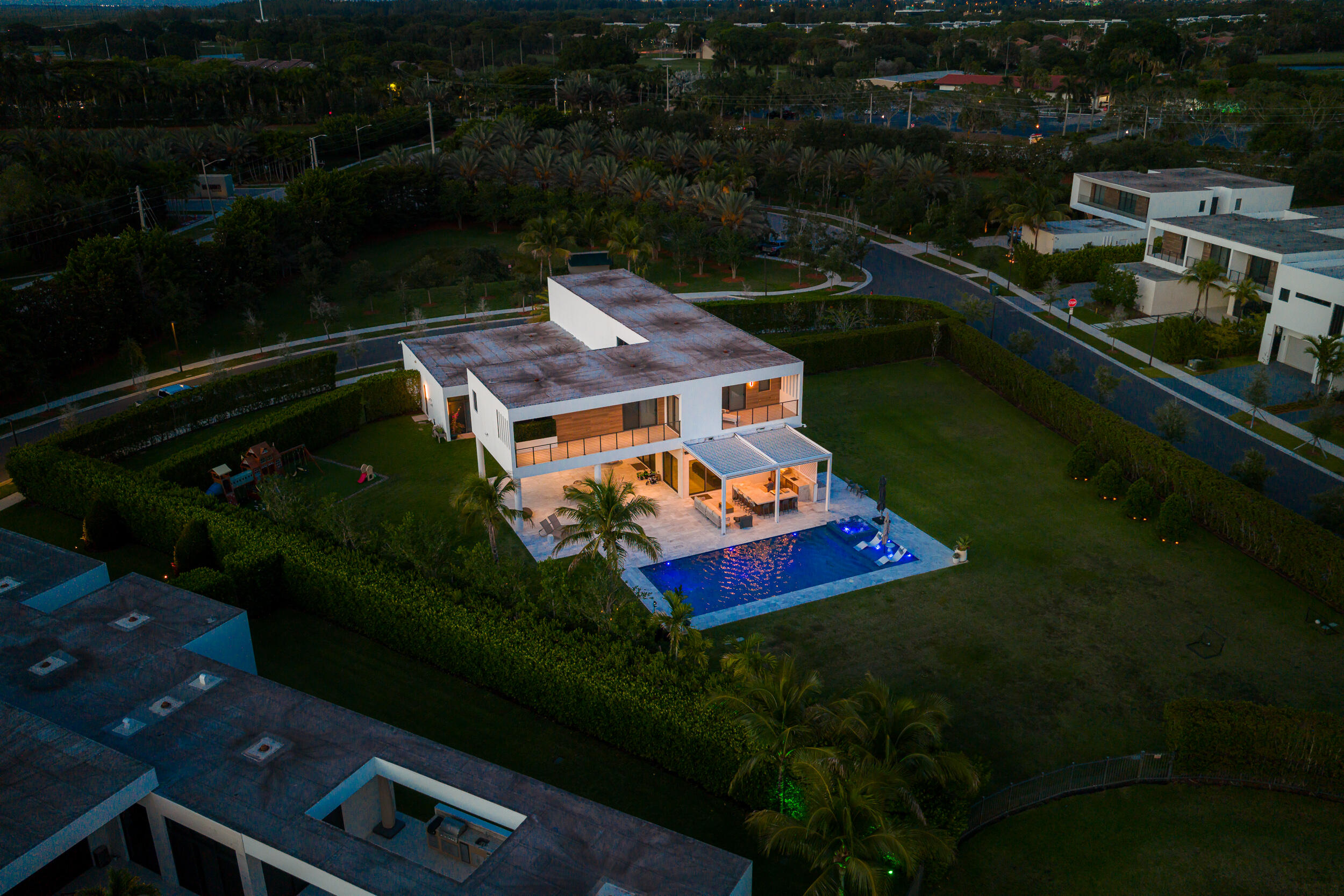 WESTON ESTATES - Residential