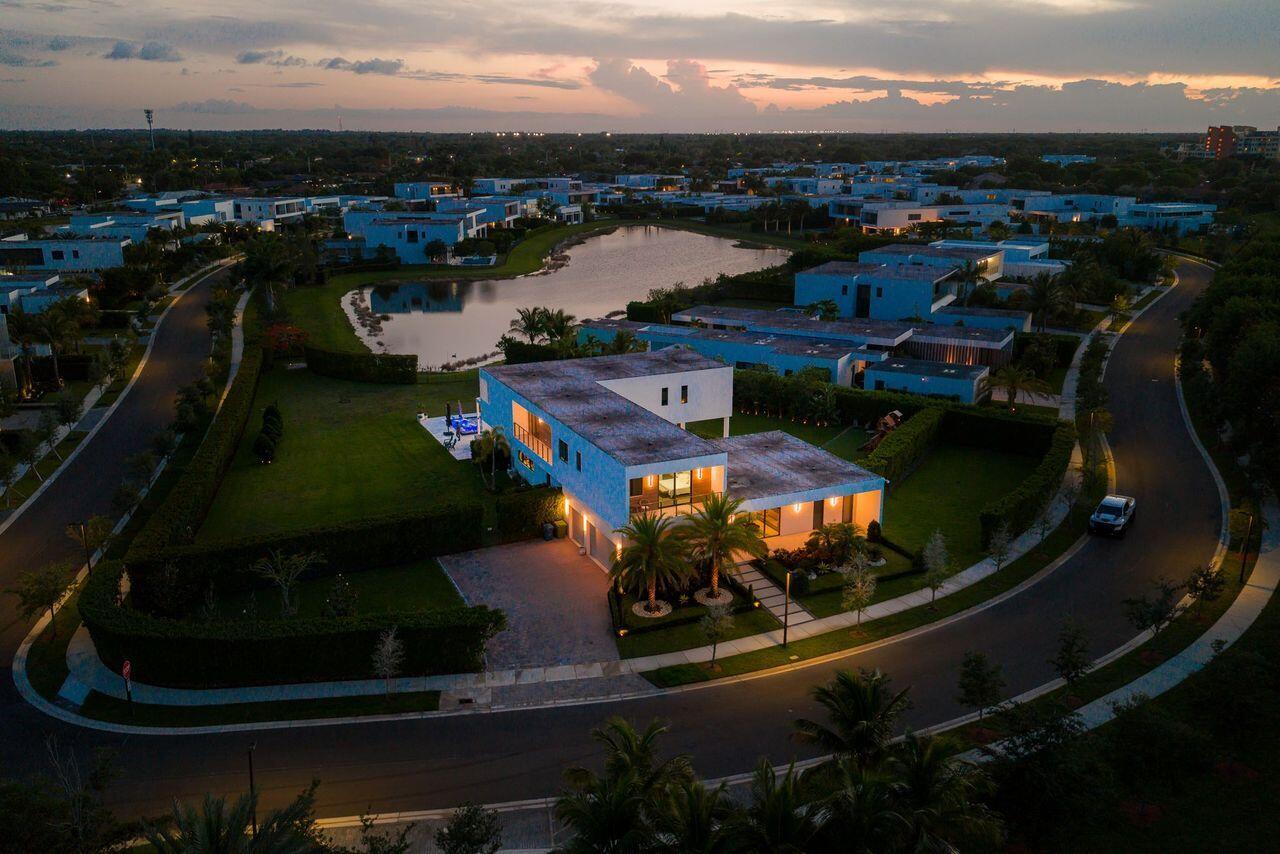 WESTON ESTATES - Residential